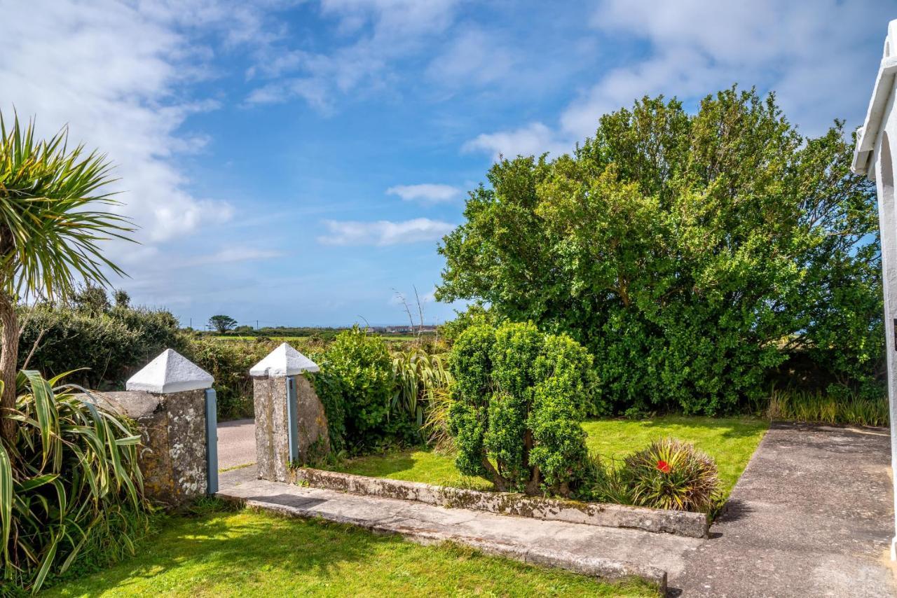 Finest Retreats - Western Watch - Sea Views, Pets Accepted, Sleeps 6 Lower Boscaswell Exterior photo