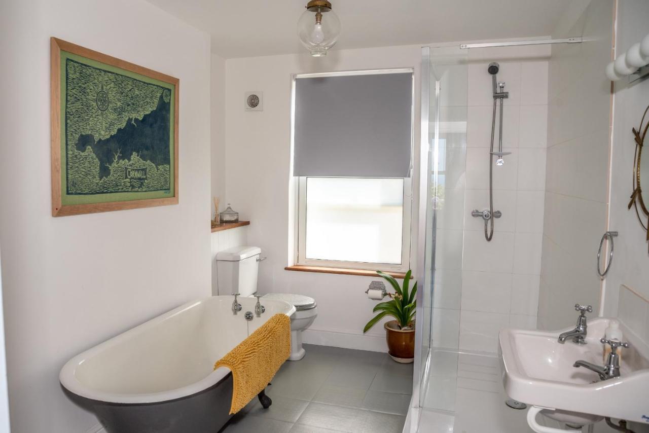 Finest Retreats - Western Watch - Sea Views, Pets Accepted, Sleeps 6 Lower Boscaswell Exterior photo