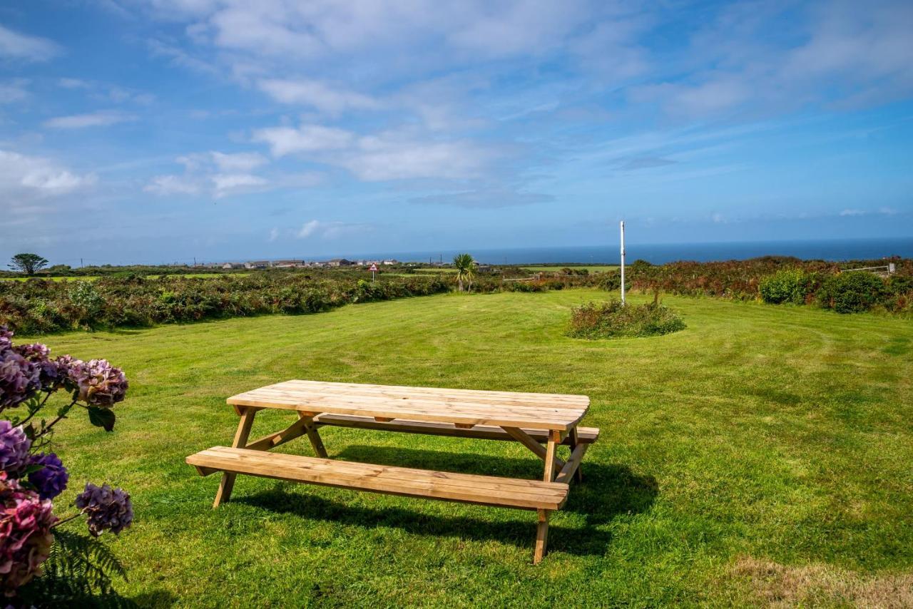 Finest Retreats - Western Watch - Sea Views, Pets Accepted, Sleeps 6 Lower Boscaswell Exterior photo