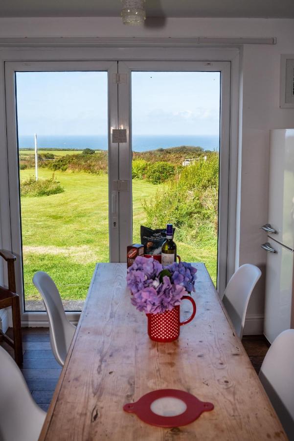 Finest Retreats - Western Watch - Sea Views, Pets Accepted, Sleeps 6 Lower Boscaswell Exterior photo