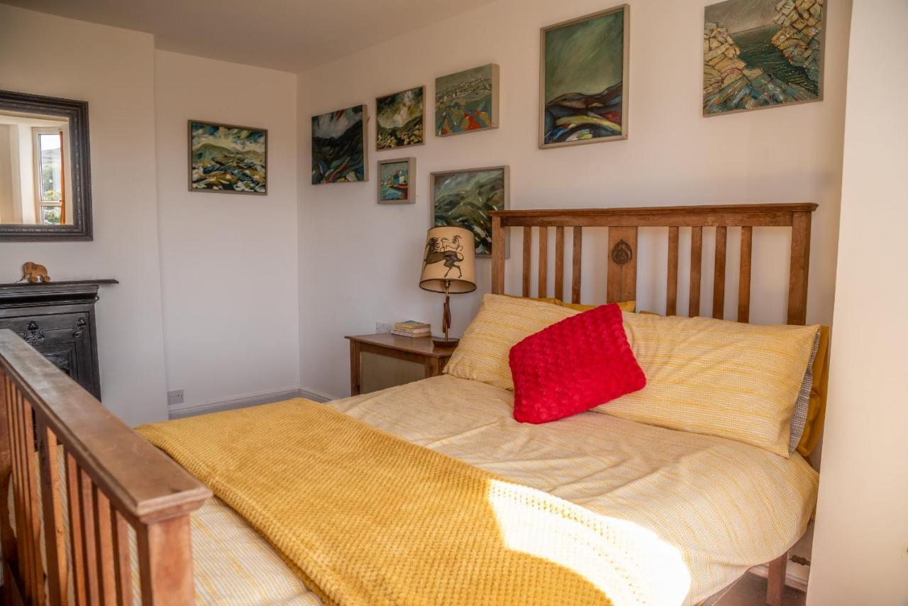 Finest Retreats - Western Watch - Sea Views, Pets Accepted, Sleeps 6 Lower Boscaswell Exterior photo